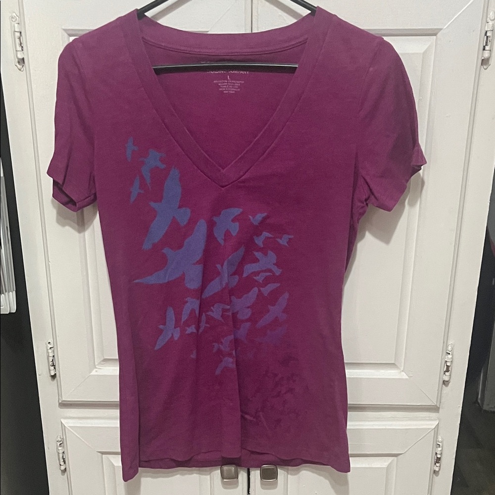 EARTHBOUND Magenta V-Neck Tee with Bird Pattern